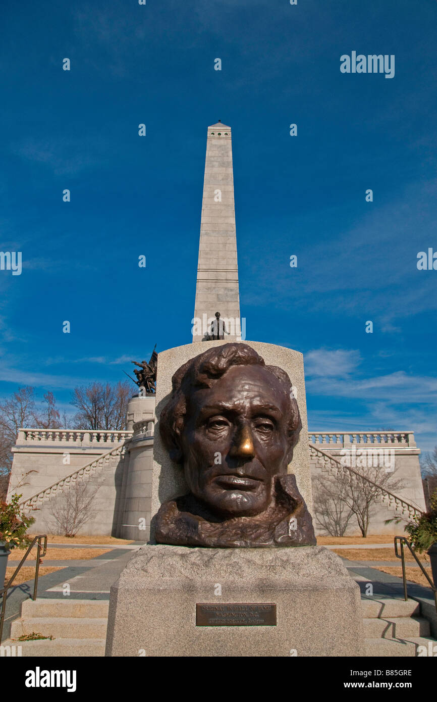 Abraham Lincoln Borglum tombeau avec buste en bronze Banque D'Images