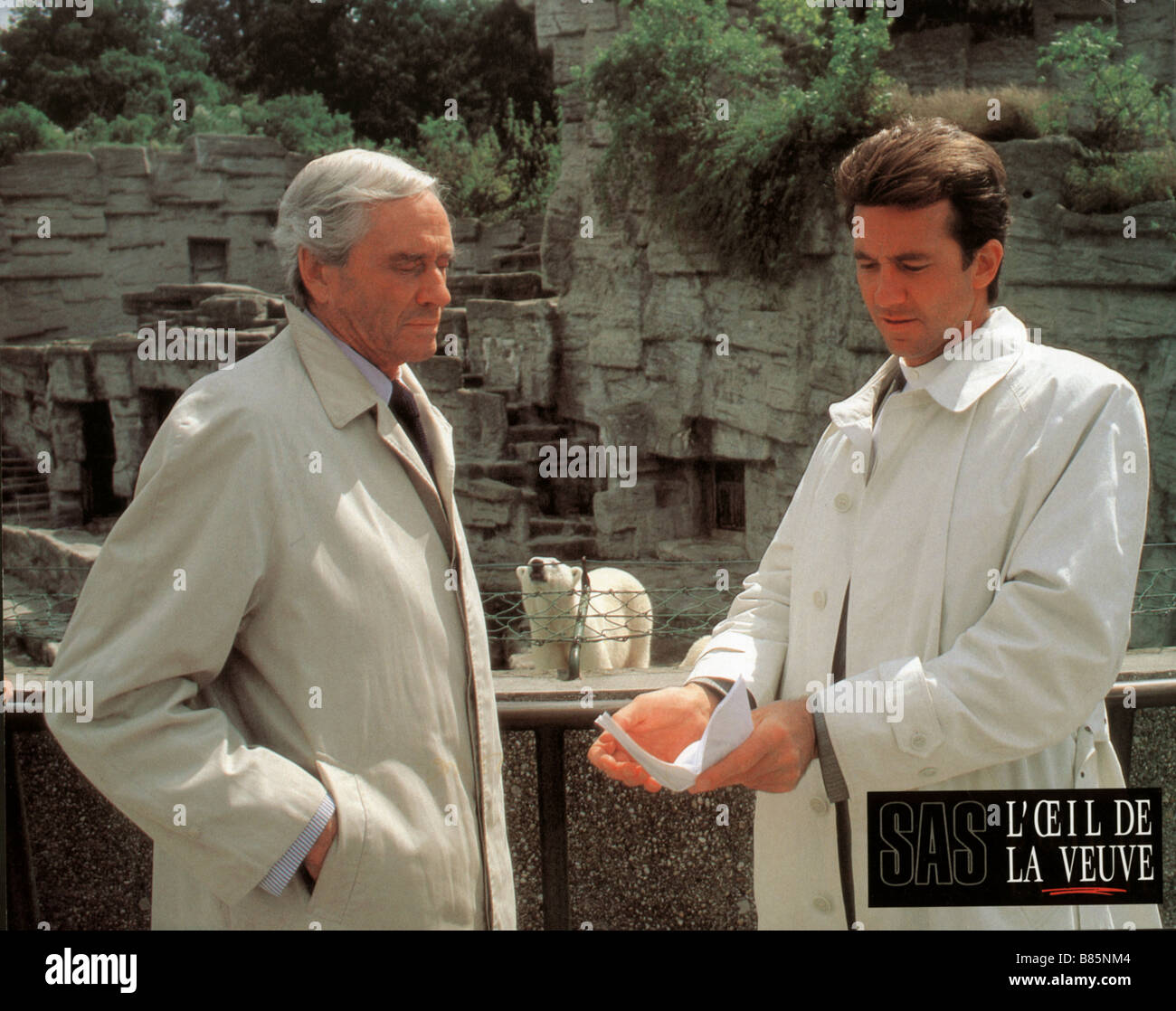 Sas L Oeil De La Veuve SAS:L'oeil de la veuve de l'Œil la veuve Année 1989 - USA Mel Ferrer,  Richard Young Réalisateur : Andrew V McLaglen Photo Stock - Alamy