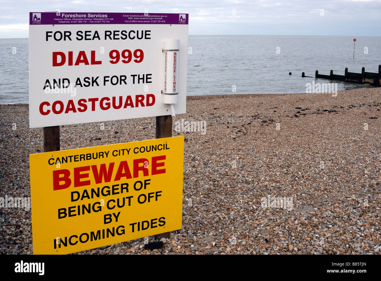 Marées dangereuses warning sign Banque D'Images