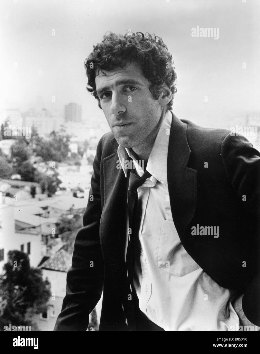 819 Année : 1973 - USA Elliott Gould, Directeur : Robert Altman Banque D'Images