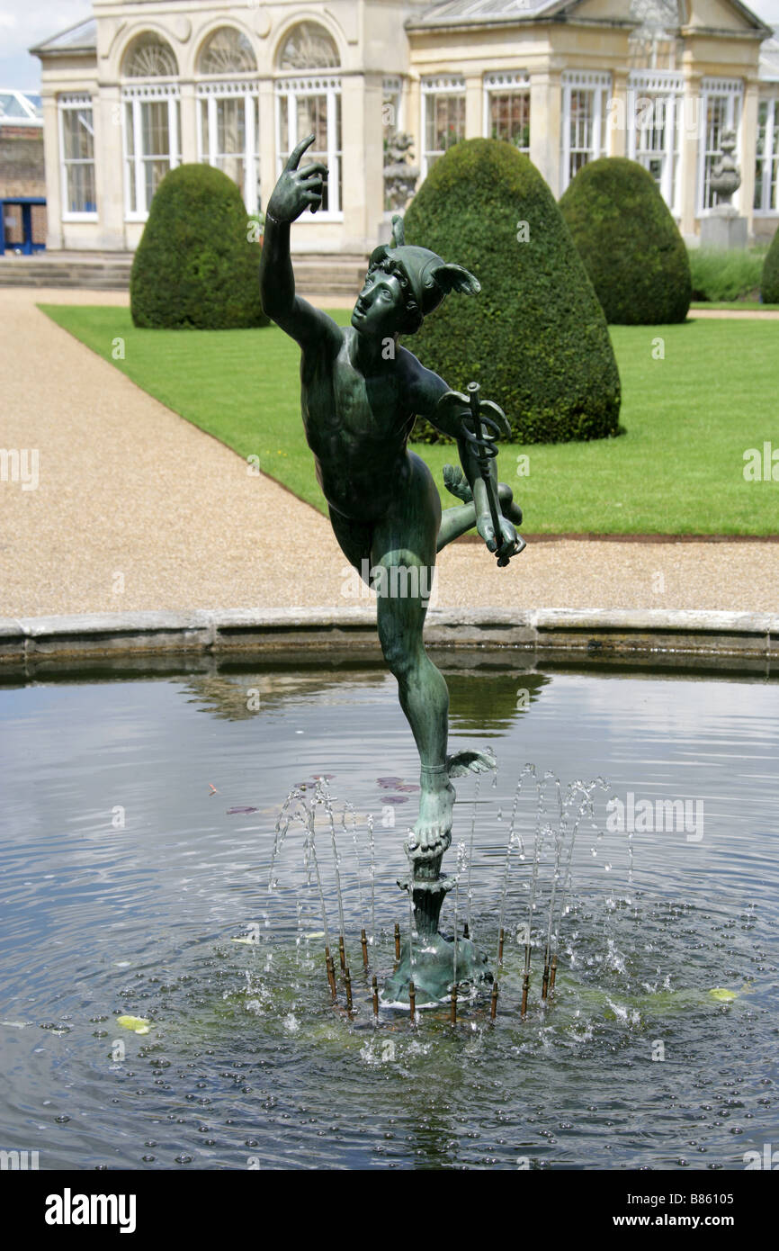 La grande véranda et statue de Mercure le messager ailé, Syon House, Brentford, Middlesex, England, UK Banque D'Images