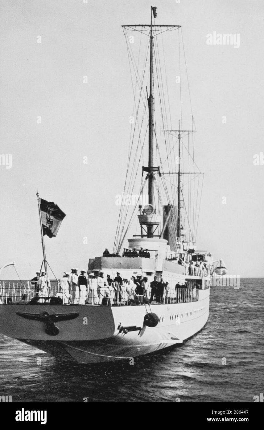 Navire 'Grille' Aviso, utilisé par Hitler pour inspecter les escadrons de la Kriegsmarine (1935) Banque D'Images
