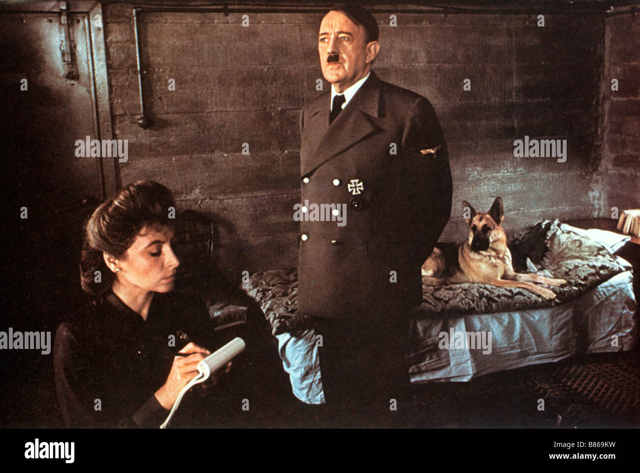 Les dix derniers jours d'Hitler Hitler : les dix derniers jours / les 10 derniers jours d'Hitler Année : 1973 - Italie Royaume-Uni Réalisateur : Alec Guinness Ennio De Concini Banque D'Images
