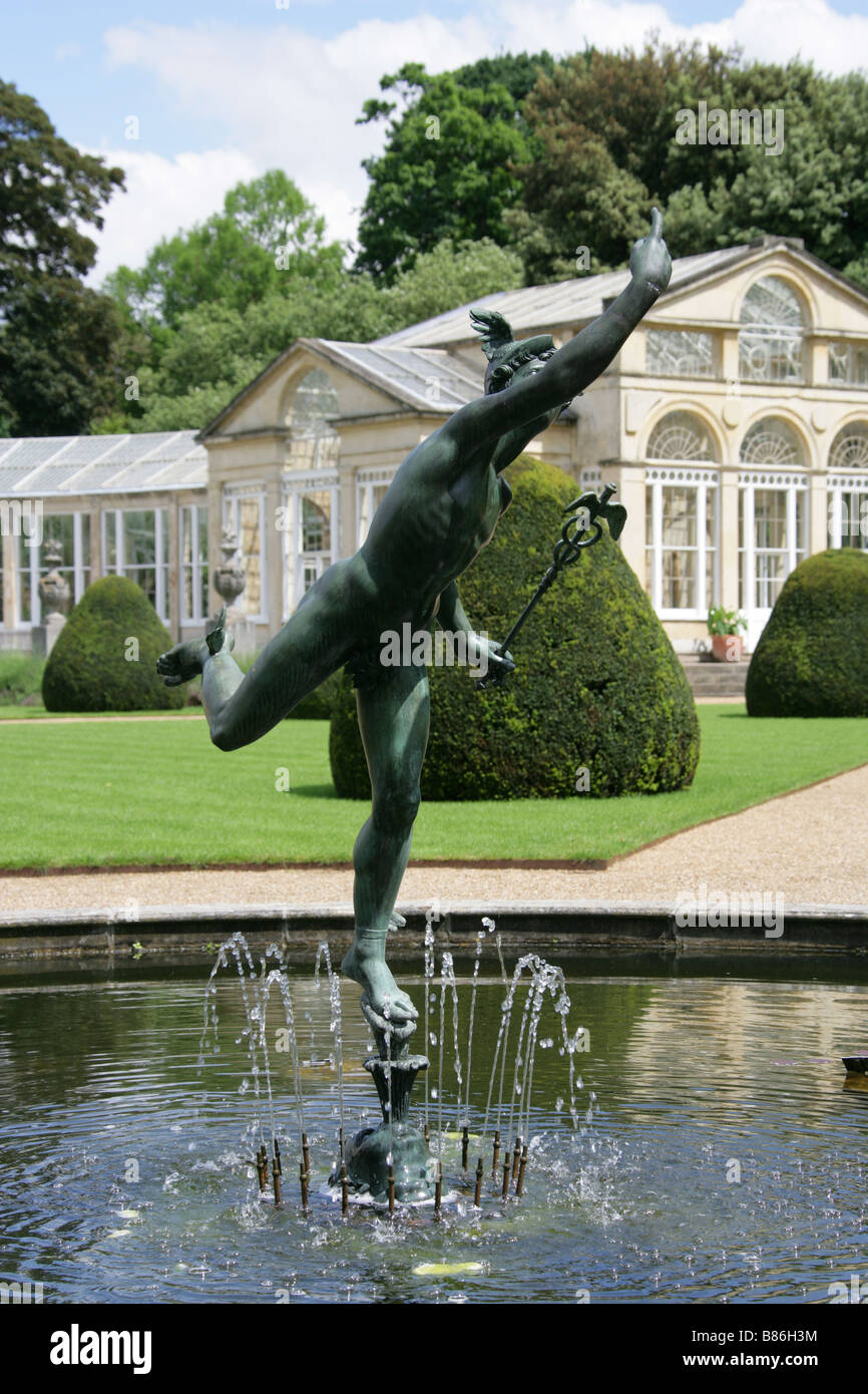 La grande véranda et statue de Mercure le messager ailé, Syon House, Brentford, Middlesex, England, UK Banque D'Images