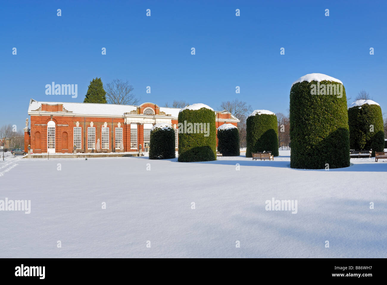 L'Orangerie, Les Jardins de Kensington, Londres, sous la neige Banque D'Images