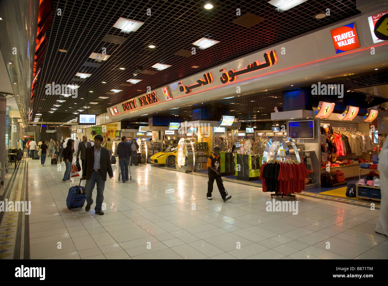 Departure lounge et boutique hors taxes. L'aéroport de Bahreïn. Banque D'Images