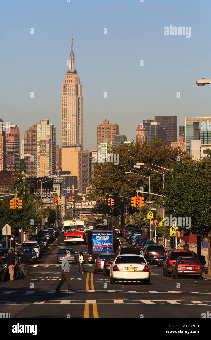 Empire State Building et Manhattan skyline New York Queens de Sunnyside Banque D'Images Empire State Building et Manhattan skyline New York Queens de Sunnyside Banque D'Images