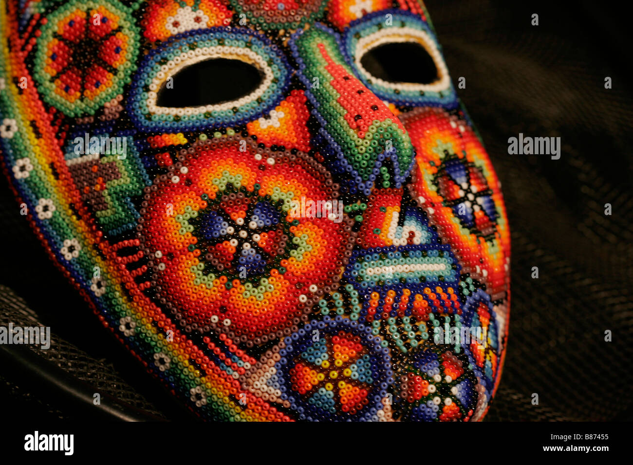 Masque de cérémonie africain