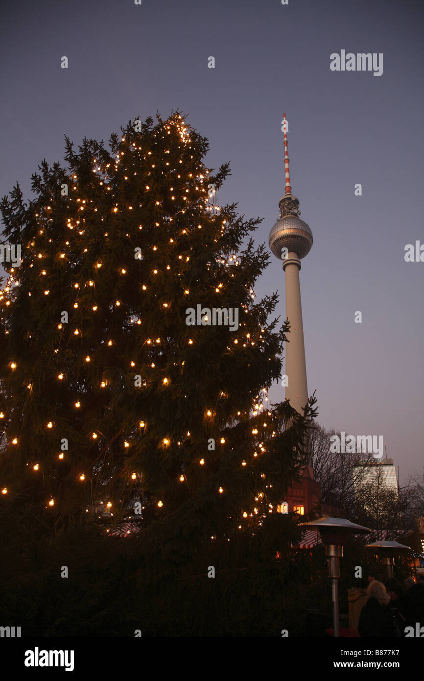 Tour de Télévision de Berlin Fernsehturm Weihnachtsbaum Christmas Tree Banque D'Images