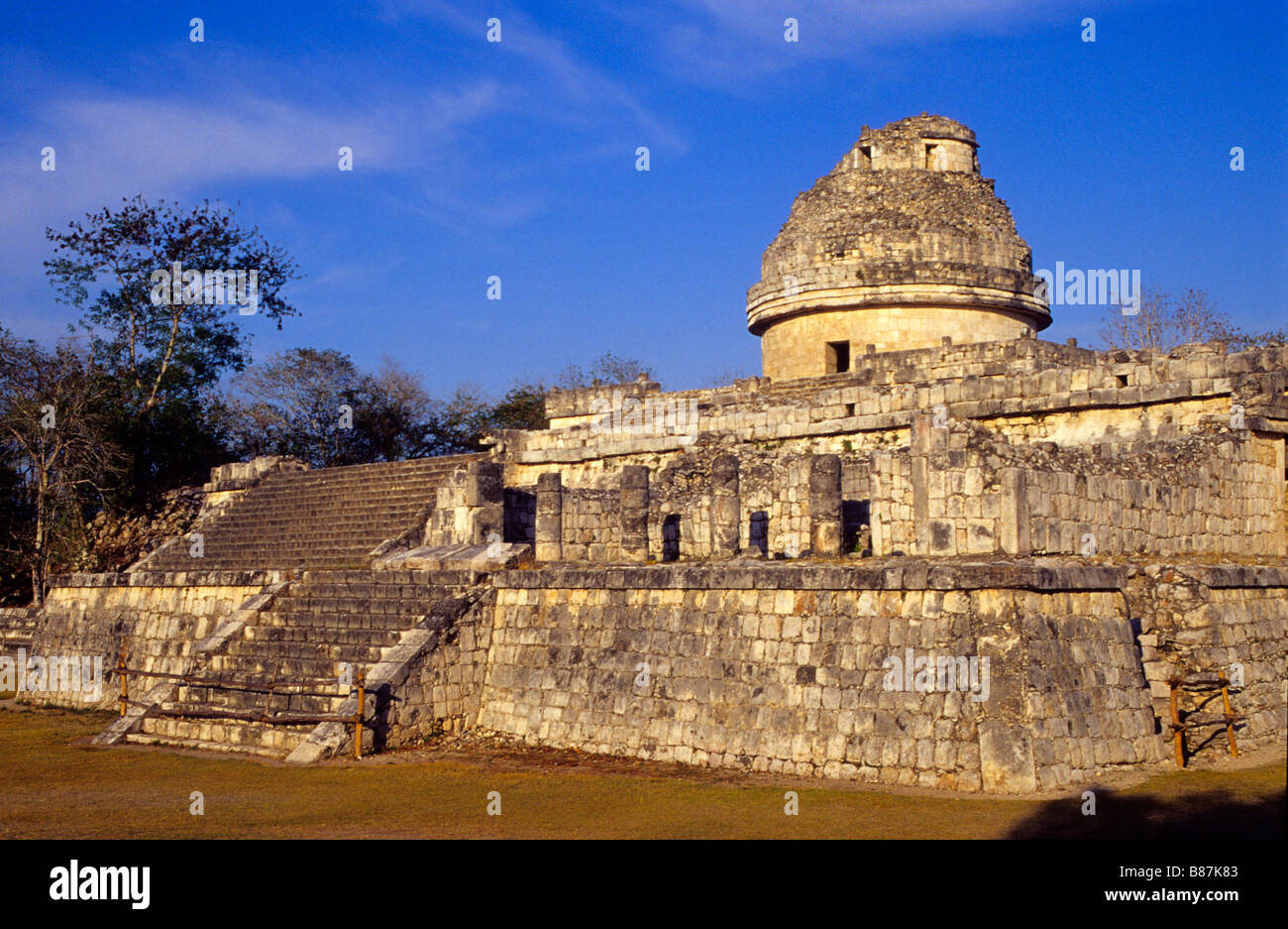 El Caracol (escargot), l' Observatoire. Les ruines mayas de Chichen Itza. Yucatan. Le Mexique. Banque D'Images