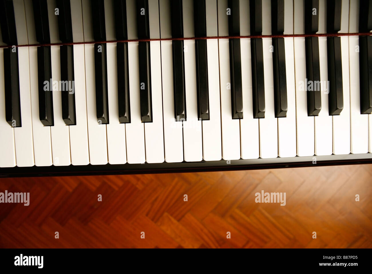 Détail de touches d'un piano prêt pour les concerts Banque D'Images