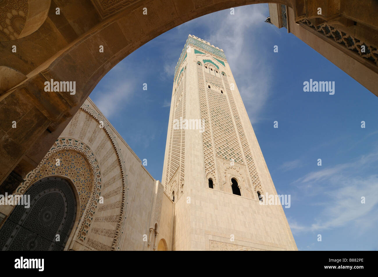 Le minaret de la Mosquée Hassan II de Casablanca Maroc Banque D'Images