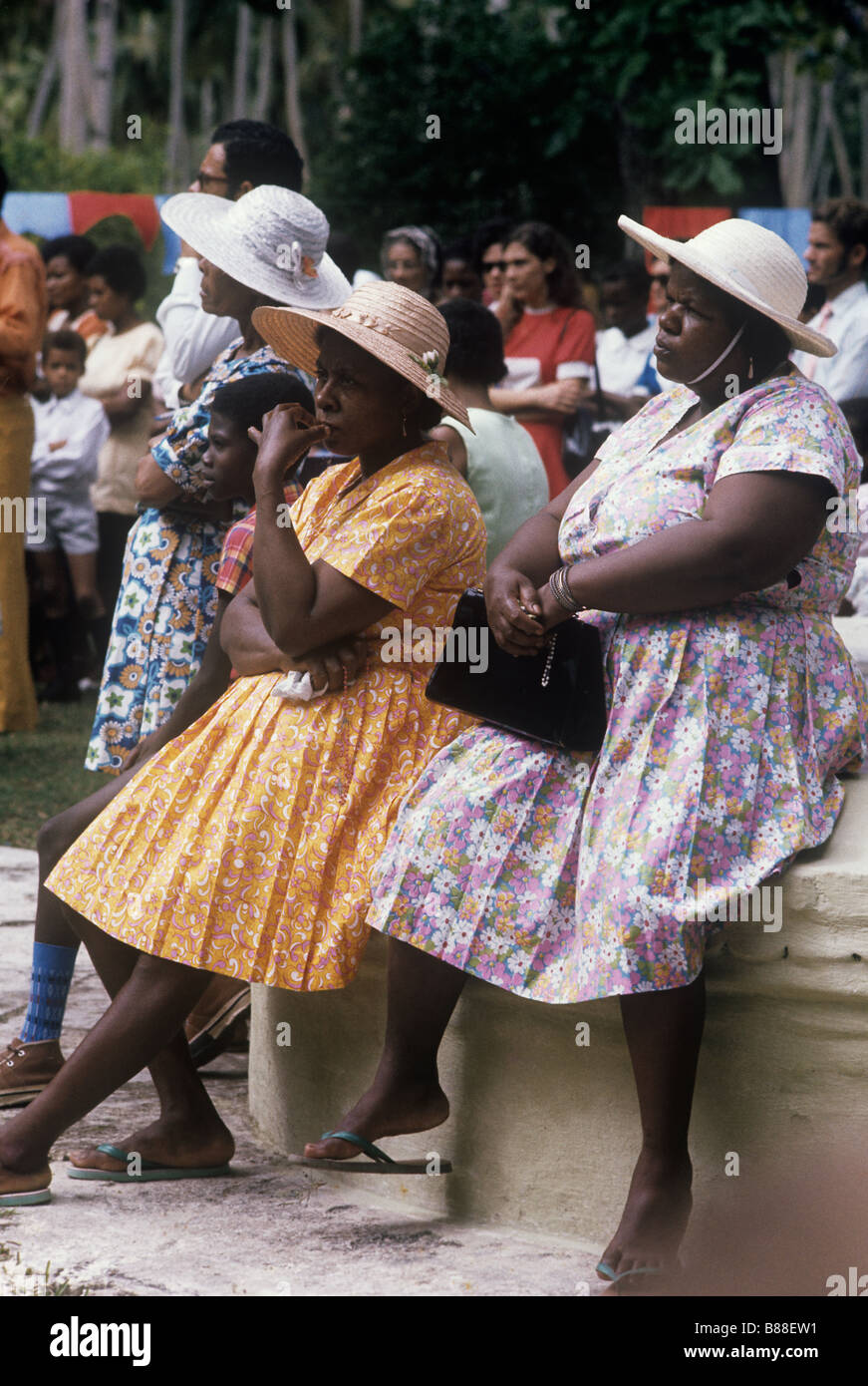 Broadbrimmed traditionnelle seychelloise de femmes portant des chapeaux de paille Banque D'Images