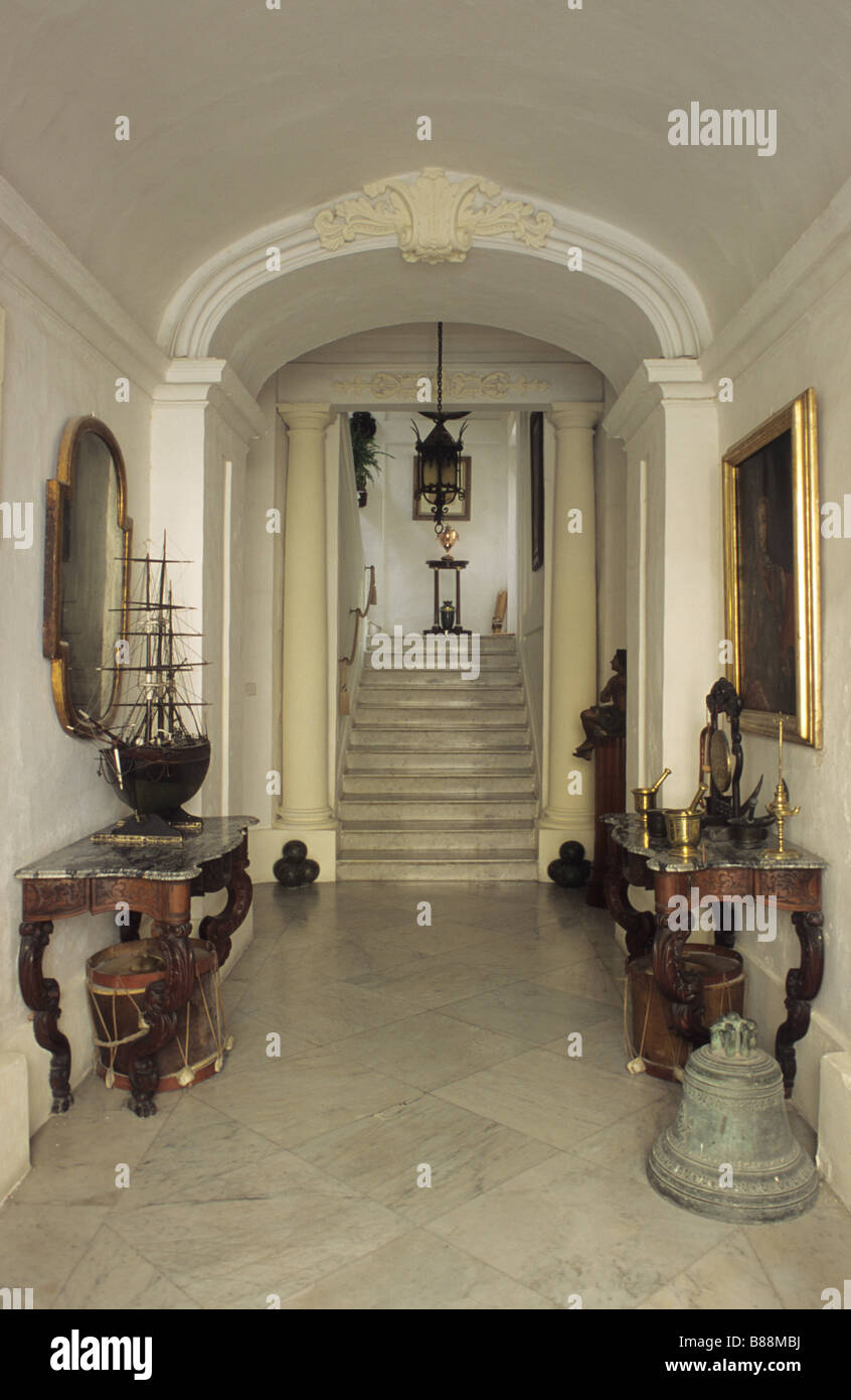 Hall d'entrée de la c16th Casa Rocca Piccola maison, construite pour Chevalier Italien Pietro La Rocca, Republic Street, Valletta, Malte Banque D'Images