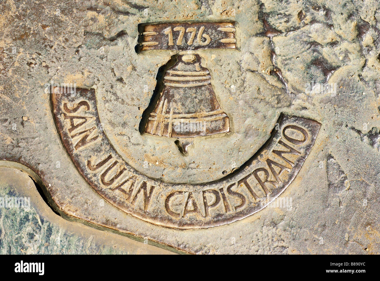 La mission de San Juan Capistrano statue sur la plaque à la California State University Sacramento Banque D'Images