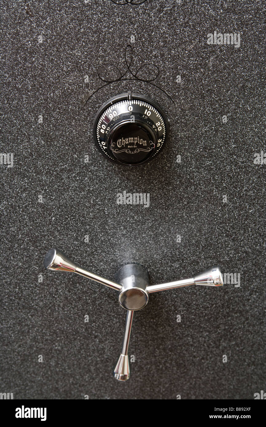 Un coffre-fort et serrure à combinaison loquet. Banque D'Images