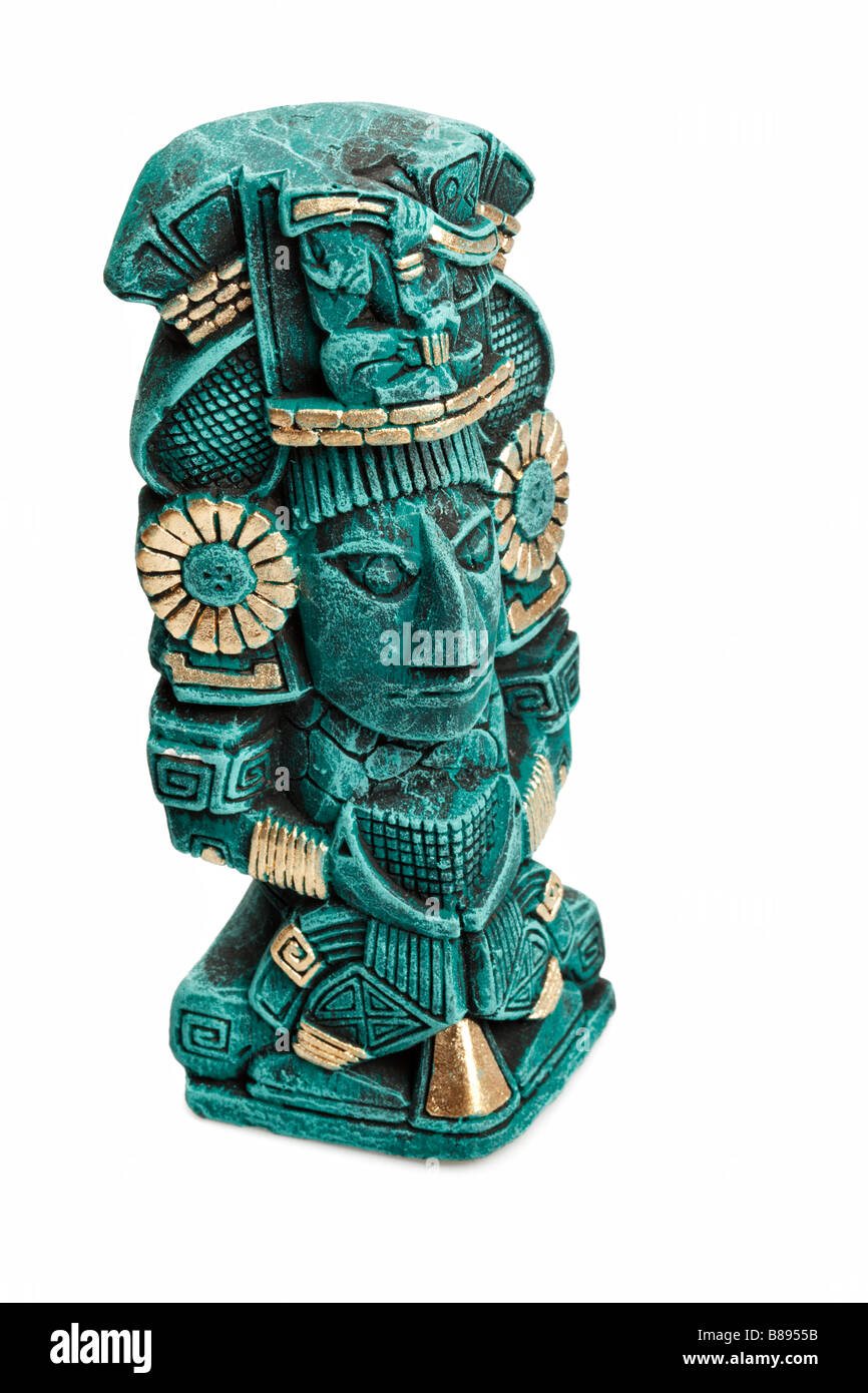 Statue de divinité maya Mexique isolé sur fond blanc Banque D'Images