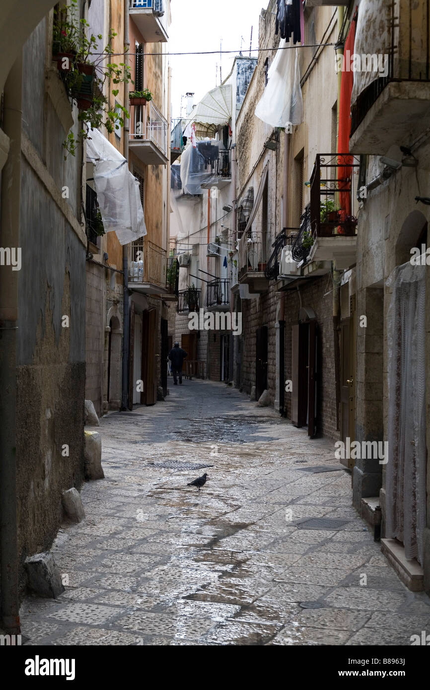 Une rue de Bari Vecchia, le sud de l'Italie. Banque D'Images