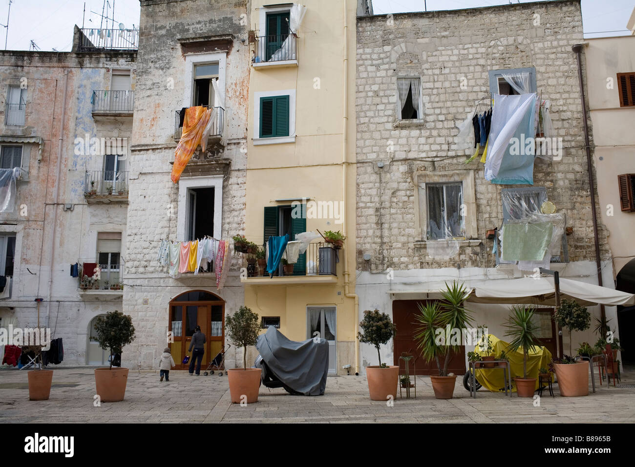 Maisons à Bari Vecchia, le sud de l'Italie. Banque D'Images