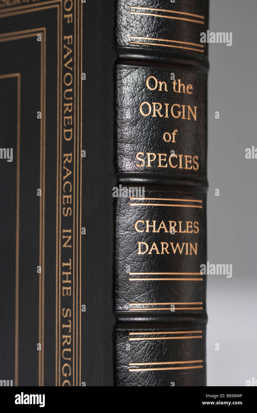Le livre sur l'origine des espèces par Charles Darwin Banque D'Images