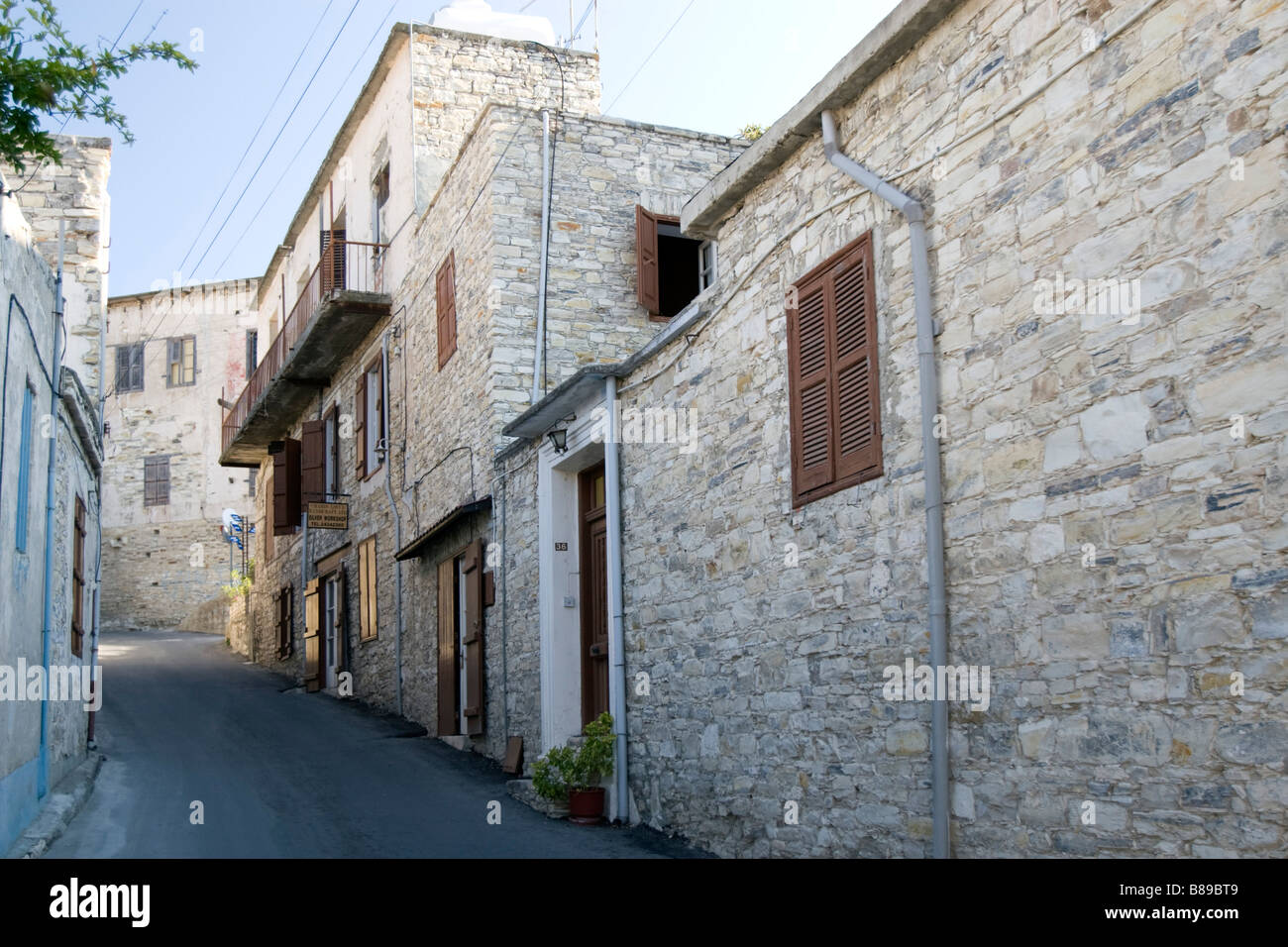 Street view sur le coucher du soleil à Lefkara, sud de Chypre Banque D'Images