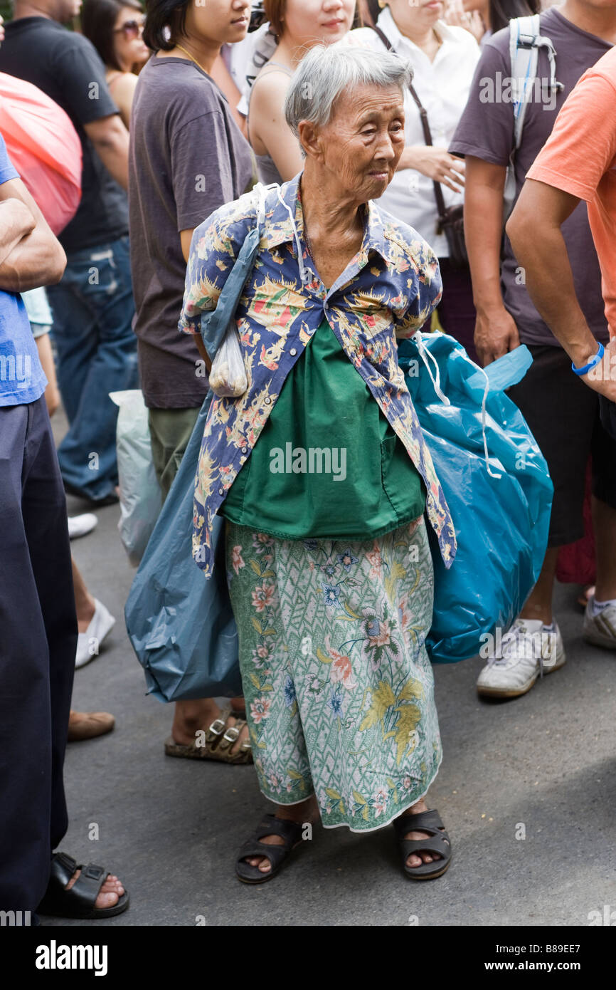 Vieille dame thaïlandaise Thaïlande Bangkok Chatuchak Weekend Market Banque D'Images