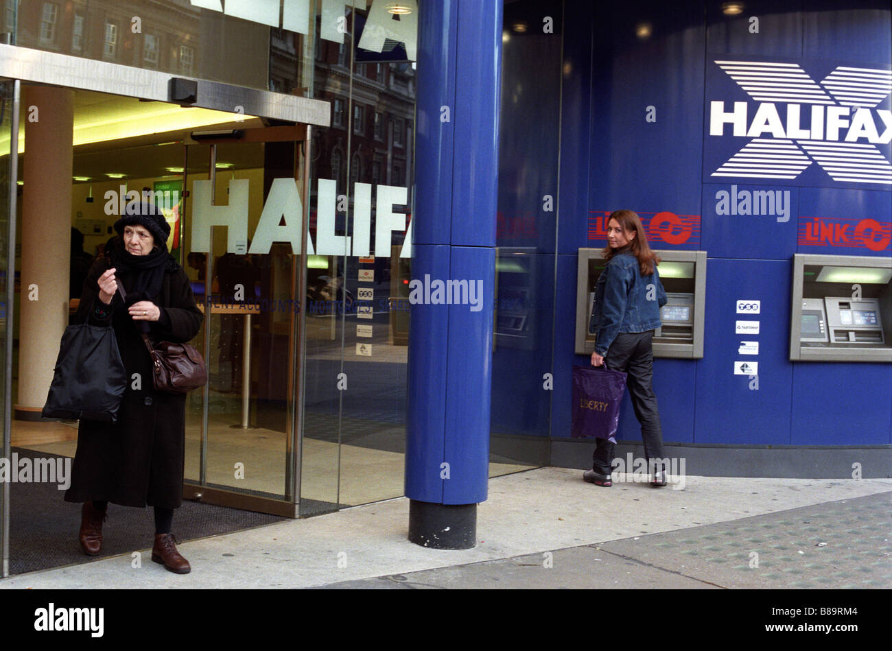 La Halifax Bank à West Kensington Londres Banque D'Images