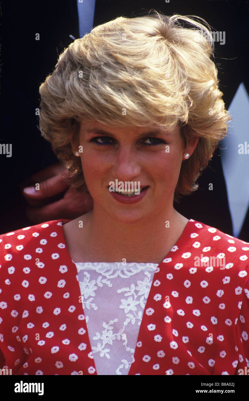 La princesse Diana robe à fleurs rouge et blanc head shot Banque D'Images