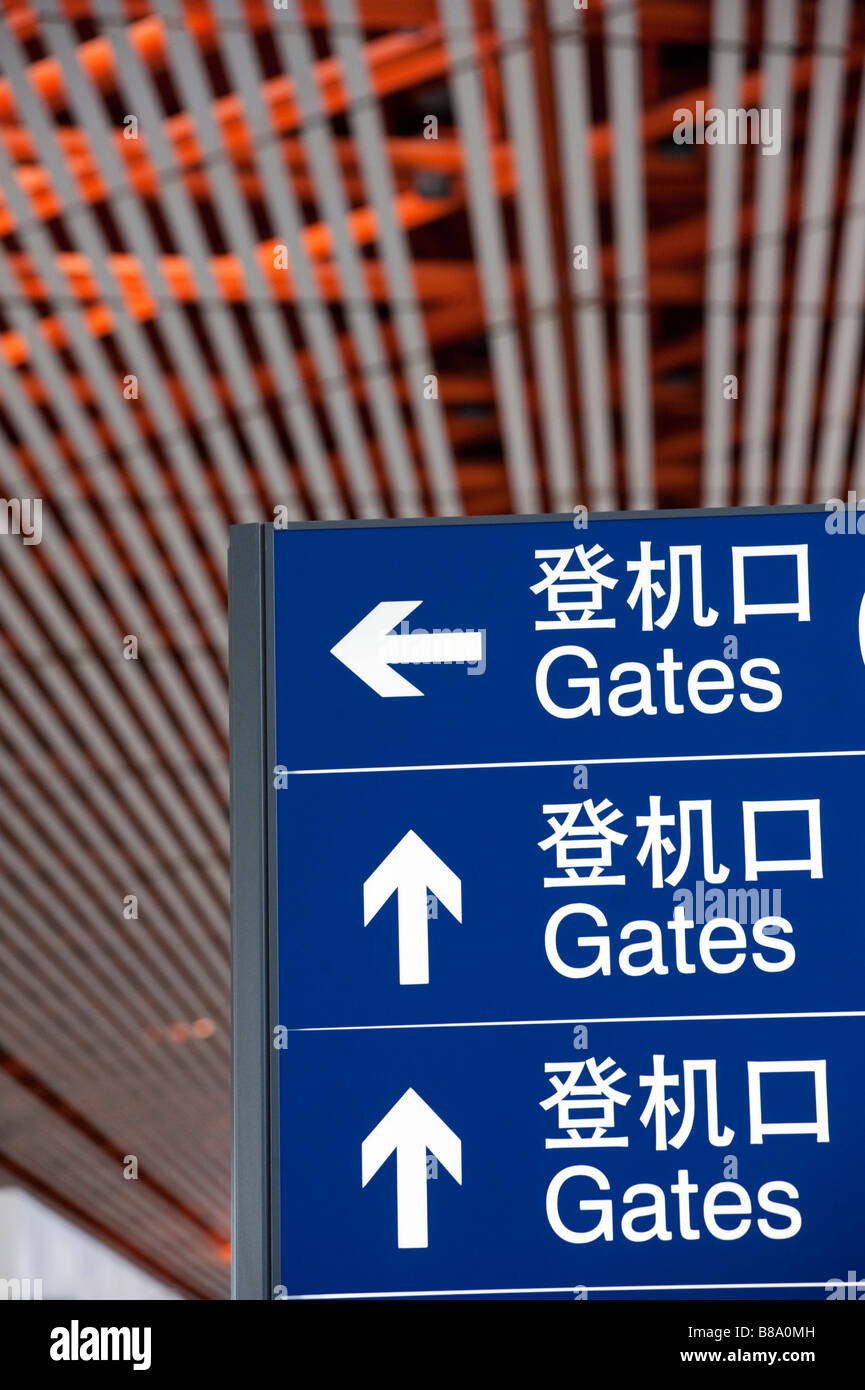 Direction de l'information de l'aéroport en Chine signe indiquant l'emplacement d'embarquement Banque D'Images
