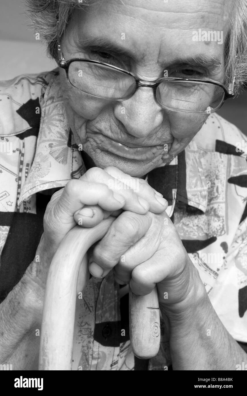 Vieille Femme - portrait avec le personnel Banque D'Images