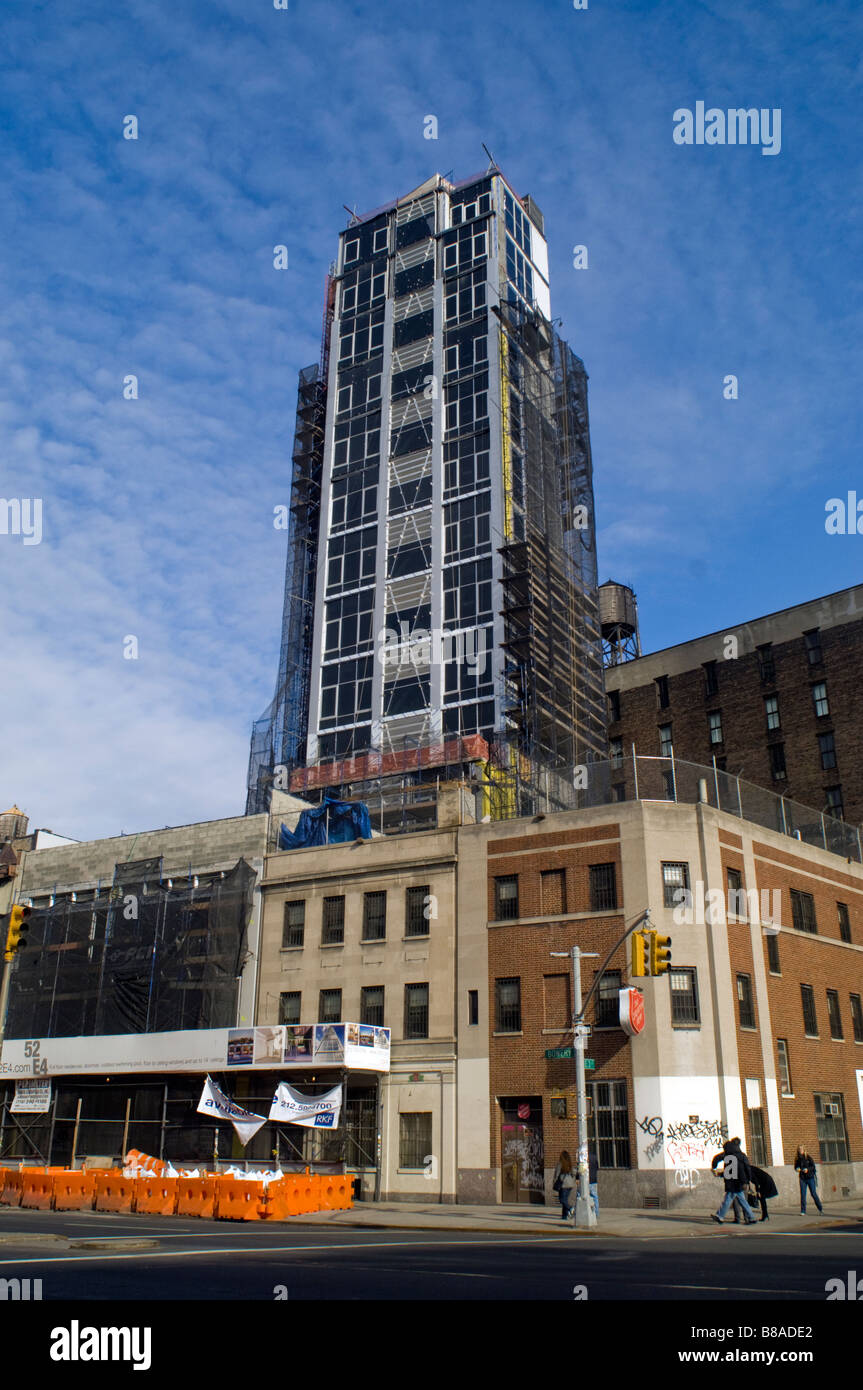 Site de construction dans le quartier de New York de l'East Village, le samedi 14 février 2009 Frances M Roberts Banque D'Images