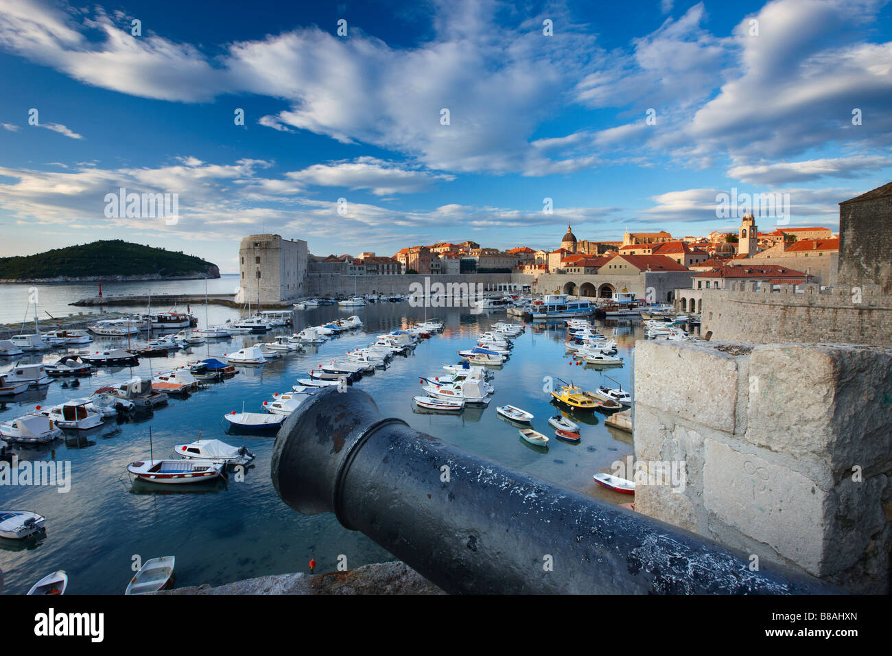 Le port de la vieille ville de Dubrovnik Croatie Dalmatie Banque D'Images