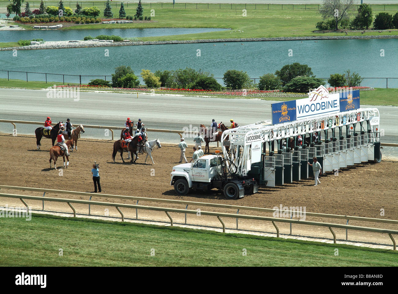 Les chevaux se préparent à l'Hippodrome Woodbine Race, Toronto,Ontario Banque D'Images