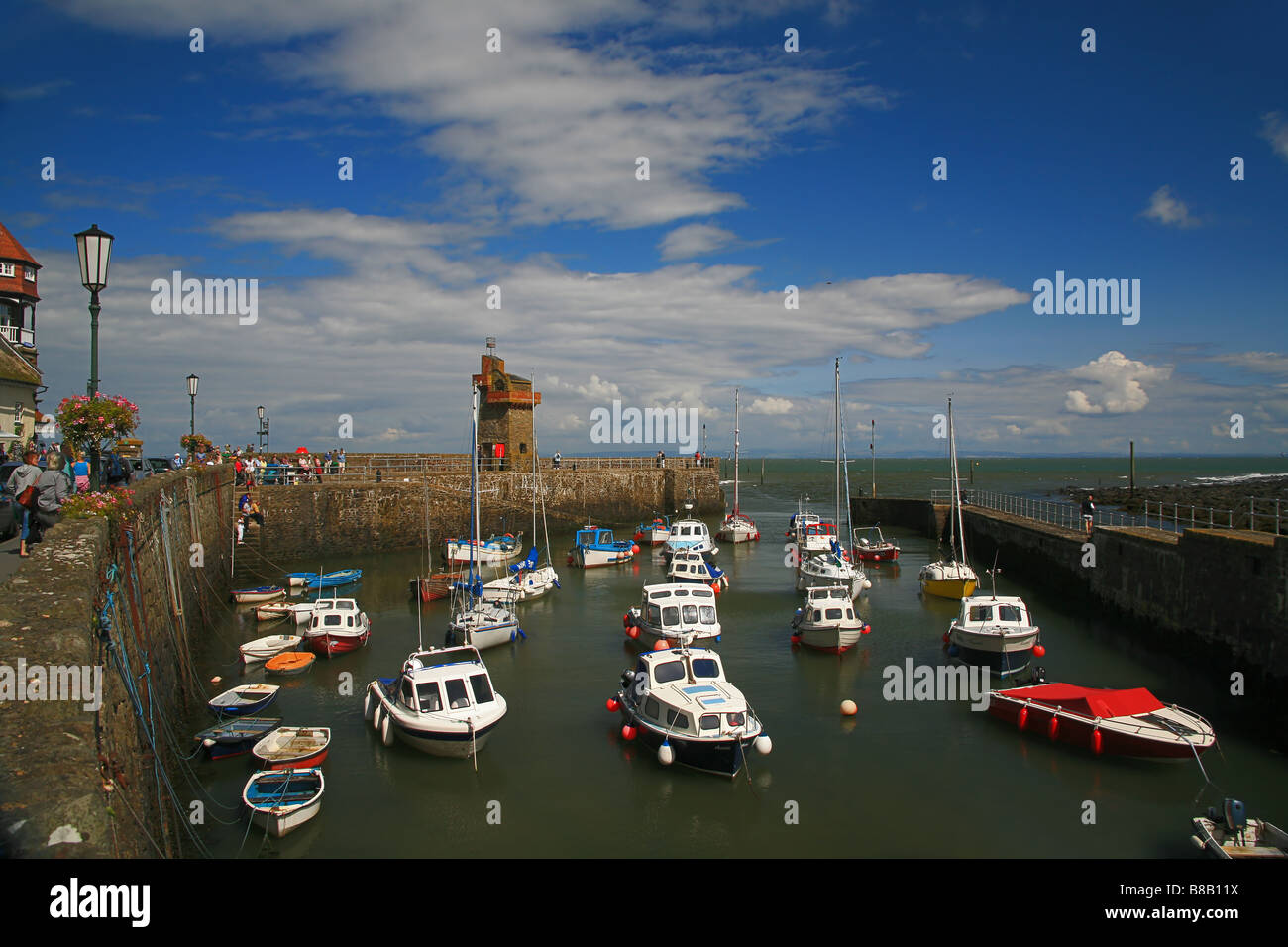 Lynmouth port et Tour rhénane, North Devon, England, UK Banque D'Images