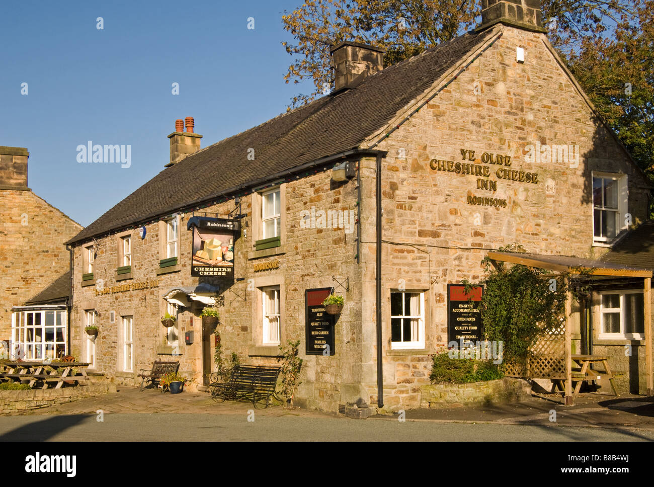 Ye Olde Cheshire Cheese Inn Public House, Village de Longnor, parc national de Peak District, Derbyshire, Angleterre, RU Banque D'Images