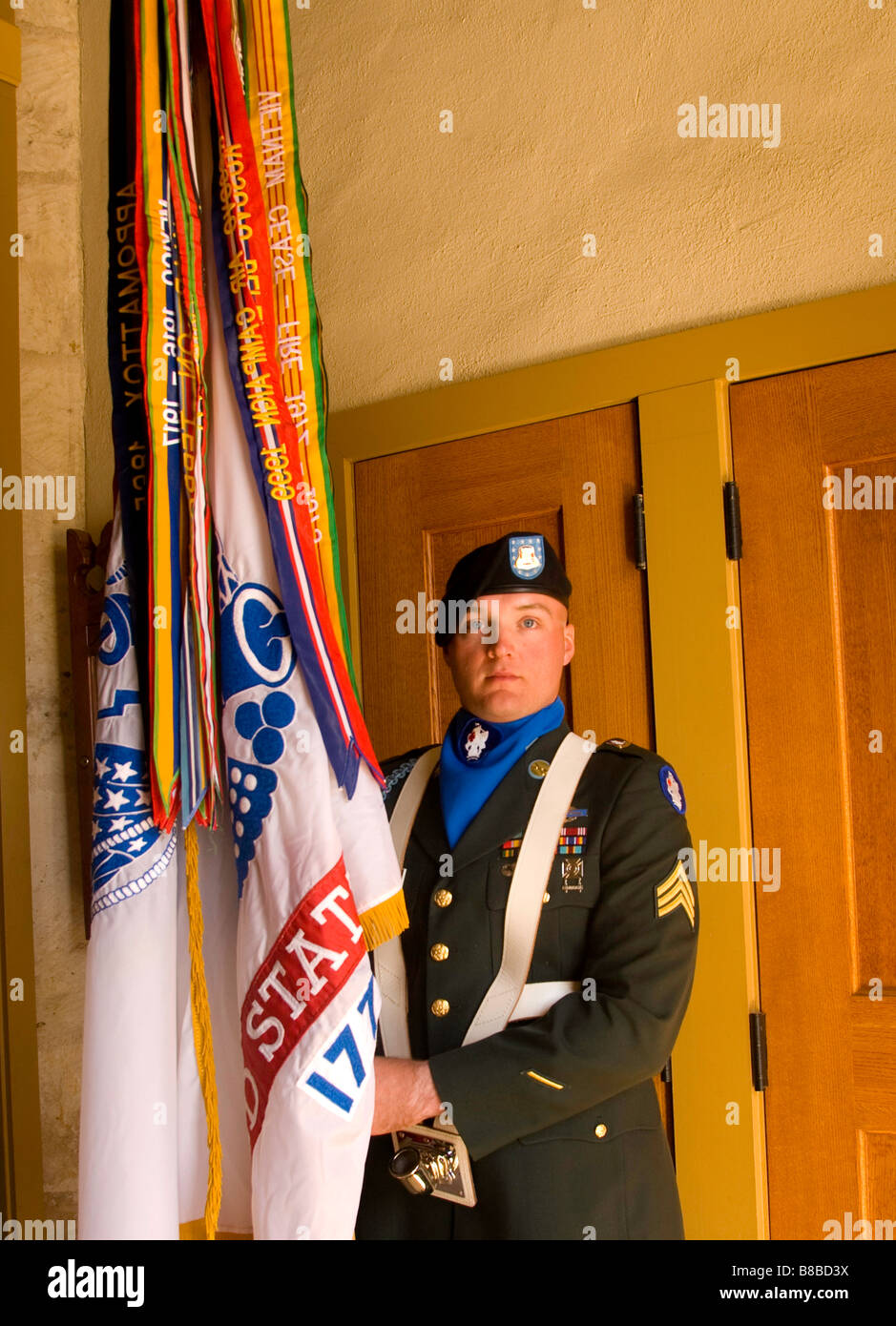 Un ancien combattant de la guerre de l'Iraq pour la garde Cérémonie de la journée des fondateurs à la cathédrale San Fernando San Antonio, Texas Banque D'Images