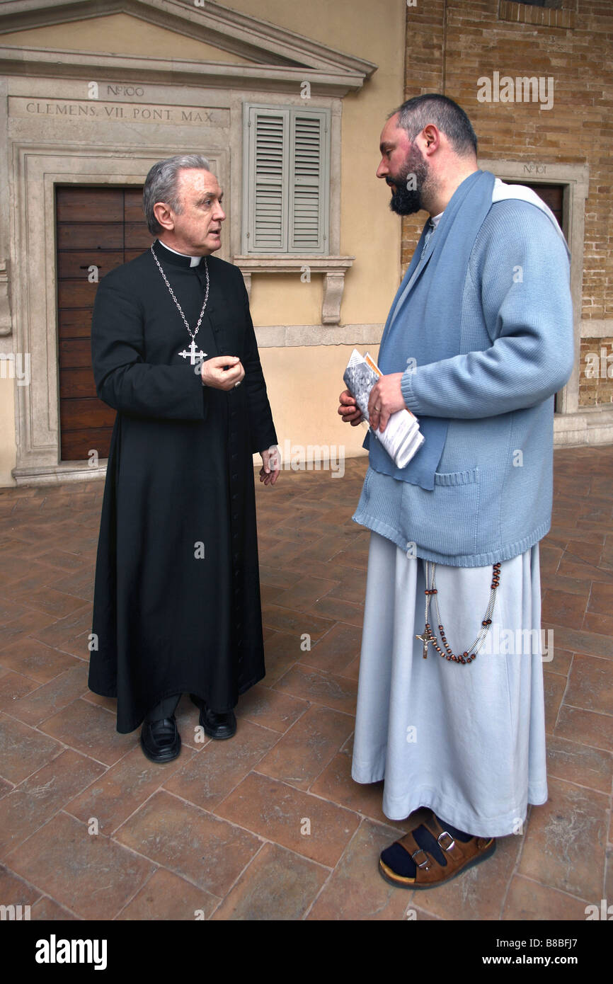 Prêtre catholique, moine et Loreto, Marches, Italie Banque D'Images