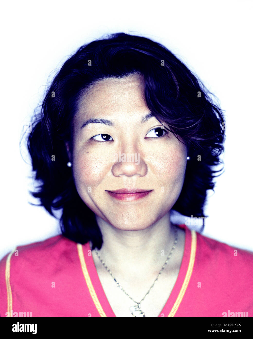 FL6353, Huy Lam ; Portrait, Asian Woman Looking à droite Banque D'Images