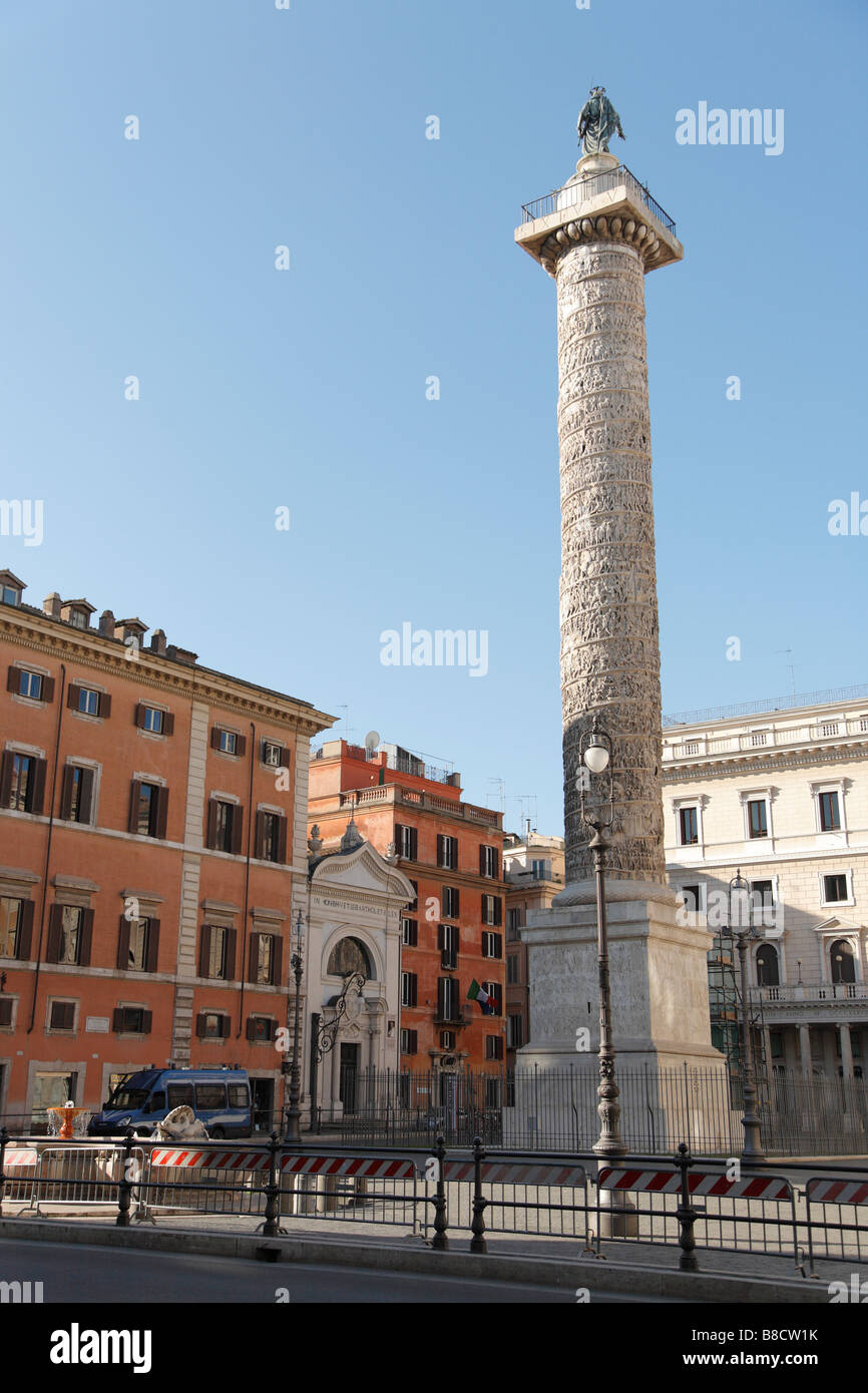 Colonne de Marc-aurèle, Palazzo Chigi, Piazza Colonna, Rome, Italie Photo  Stock - Alamy