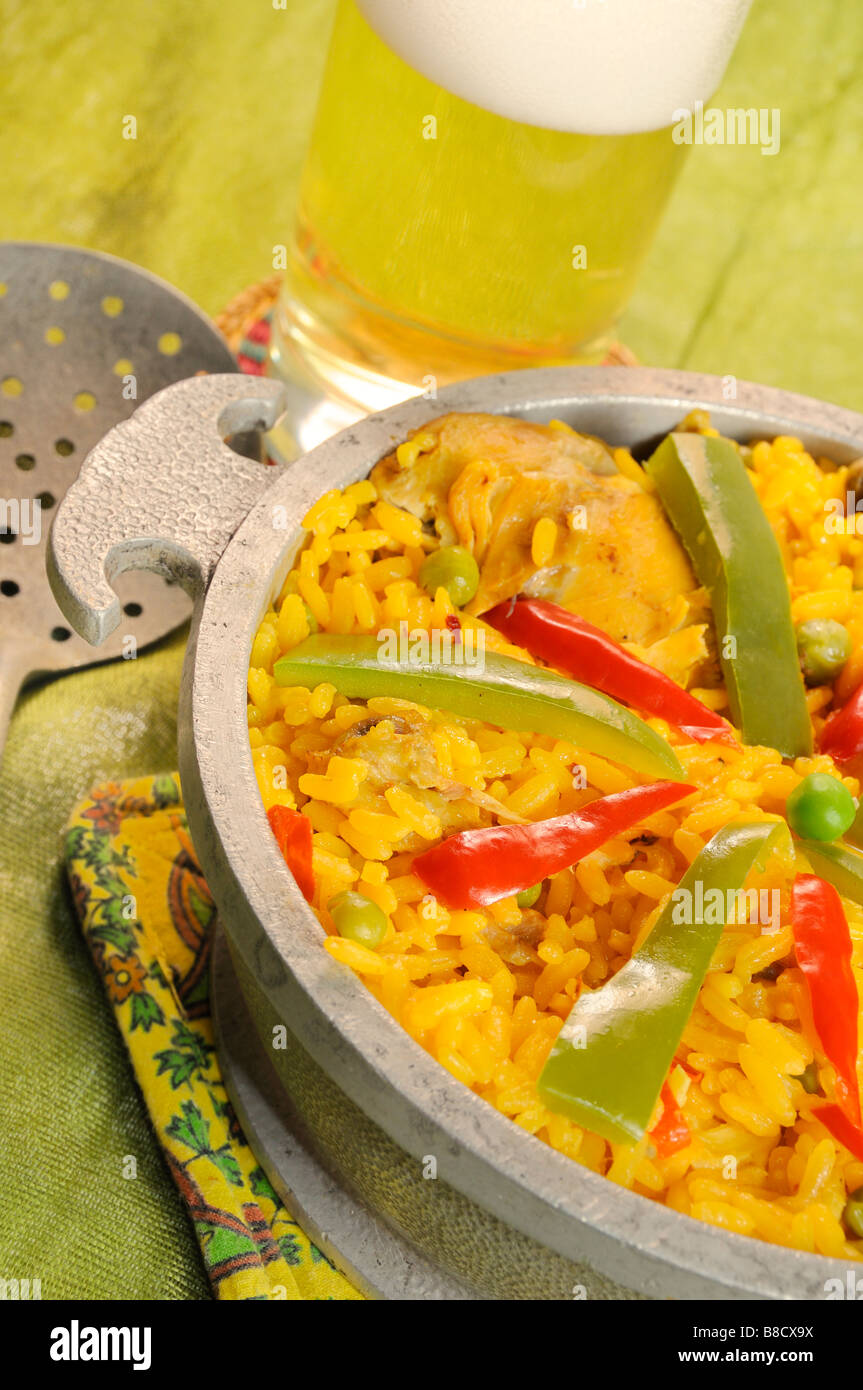 Détail de l'cubaine typique plat - riz salé avec poulet et poivrons Banque D'Images