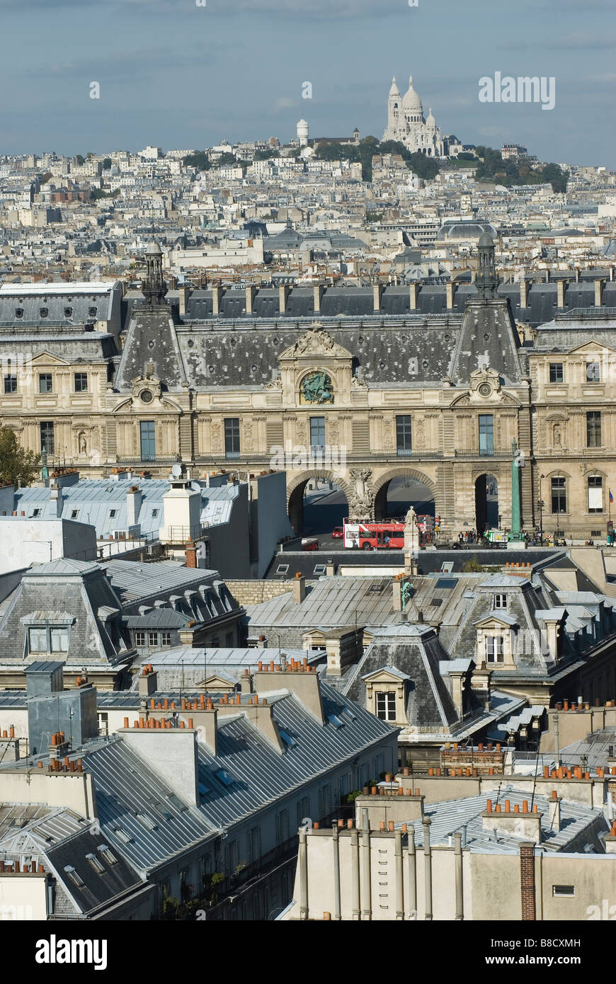 Toits de Paris Le Louvre France Banque D'Images