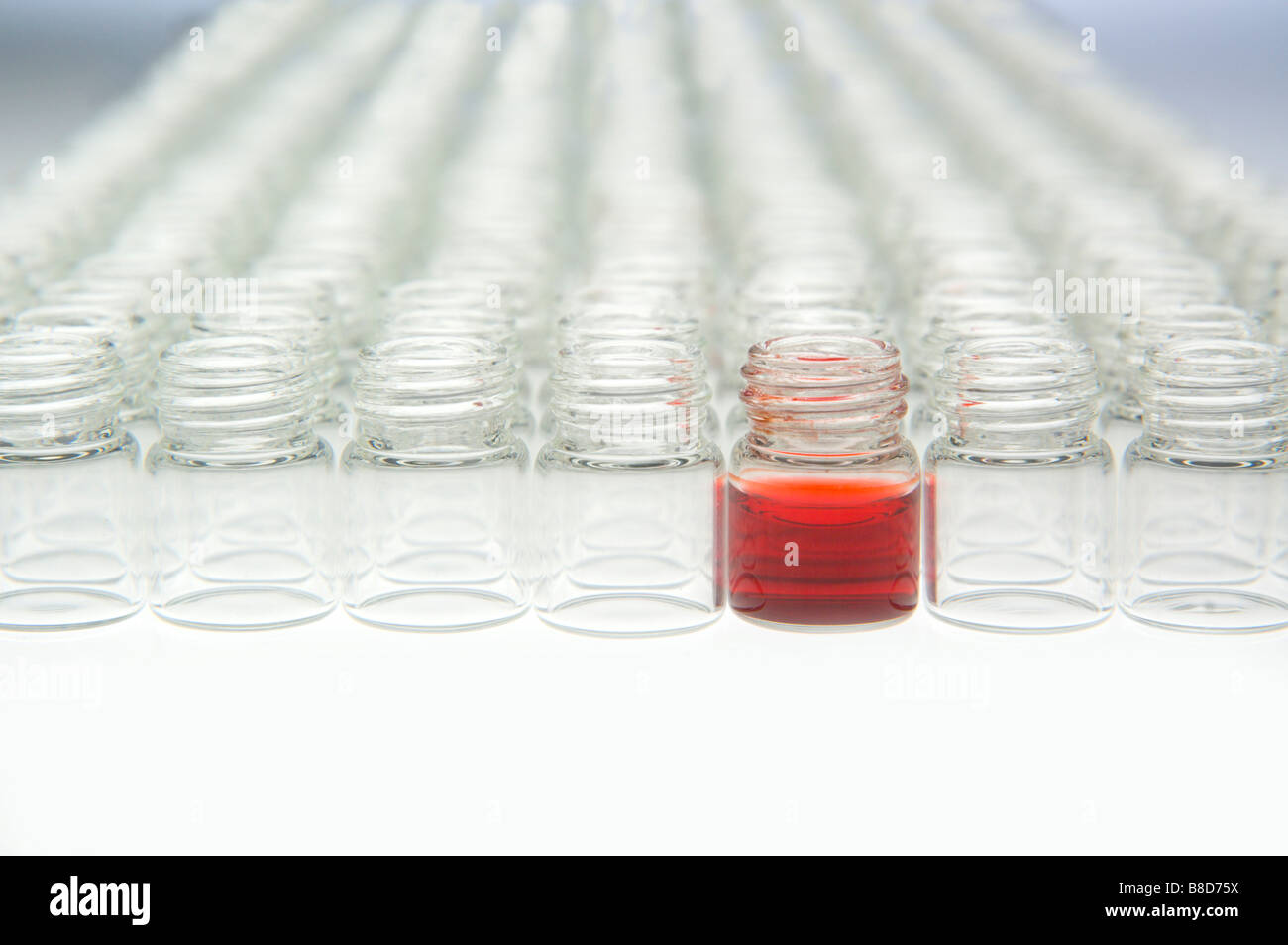 Dans des flacons de verre science lab Banque D'Images