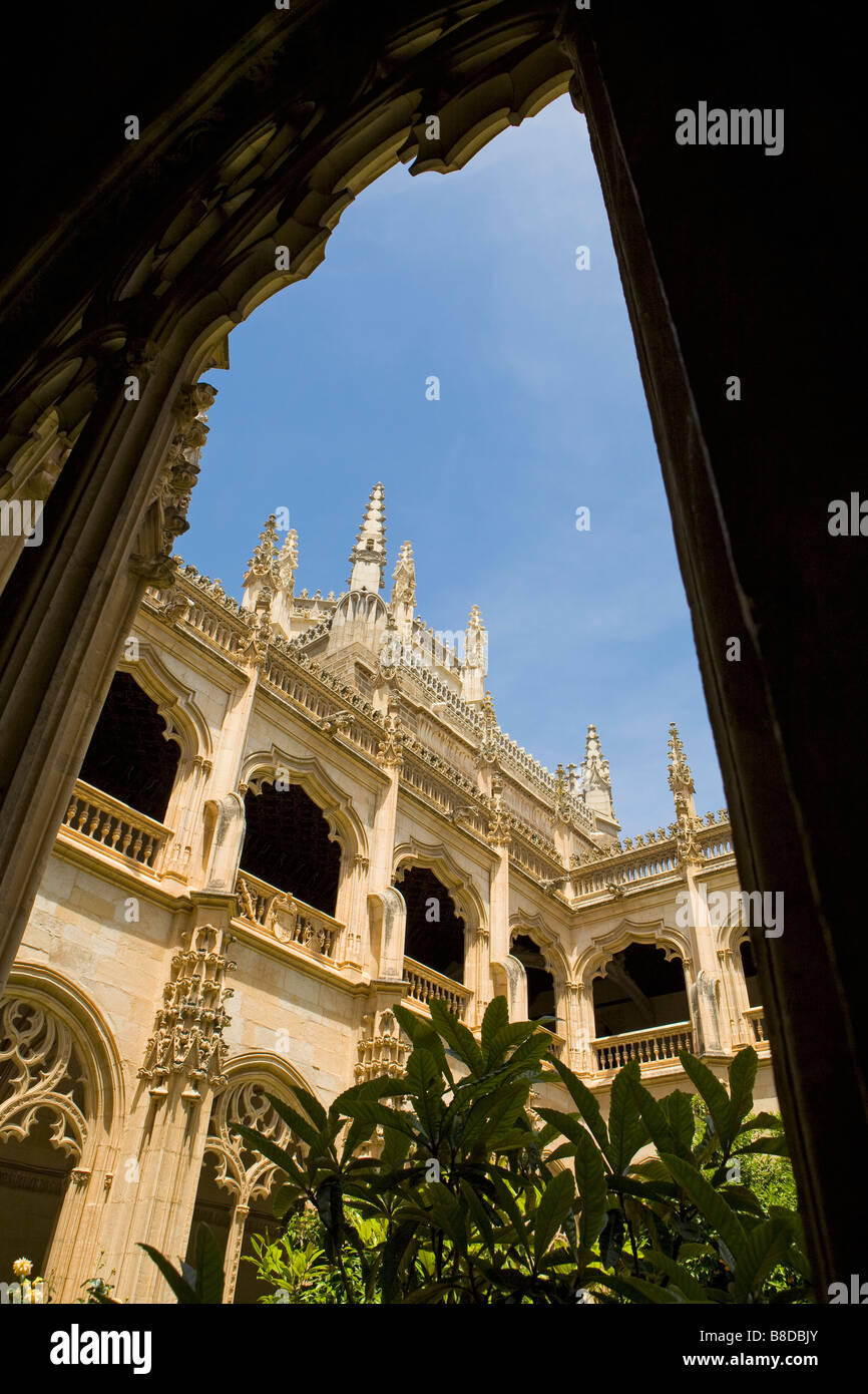 Arcade de balcon entourant la cour intérieure du palais. Banque D'Images