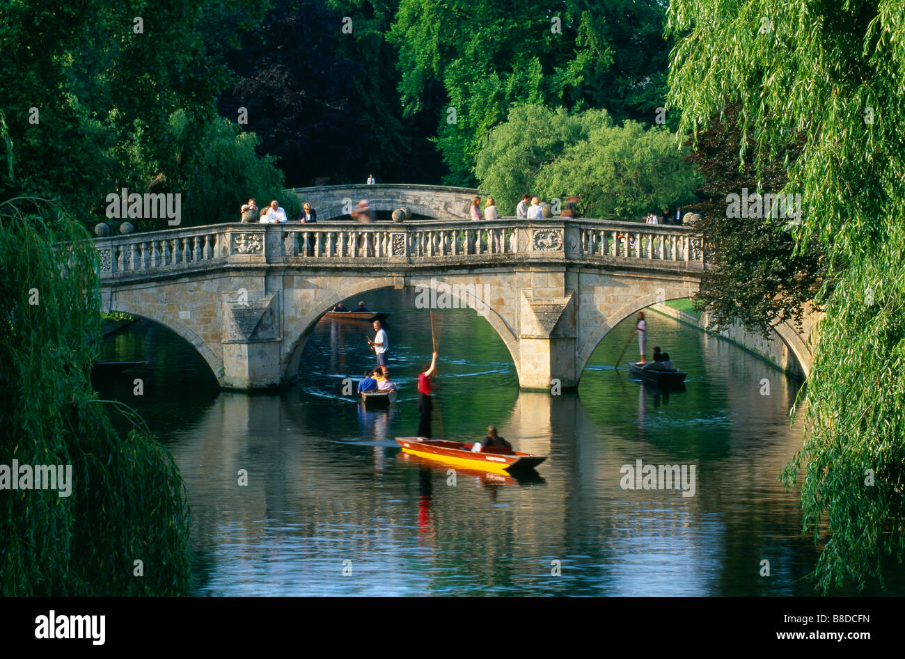 Les parieurs sur la rivière Cam, Cambridge, England, UK Banque D'Images
