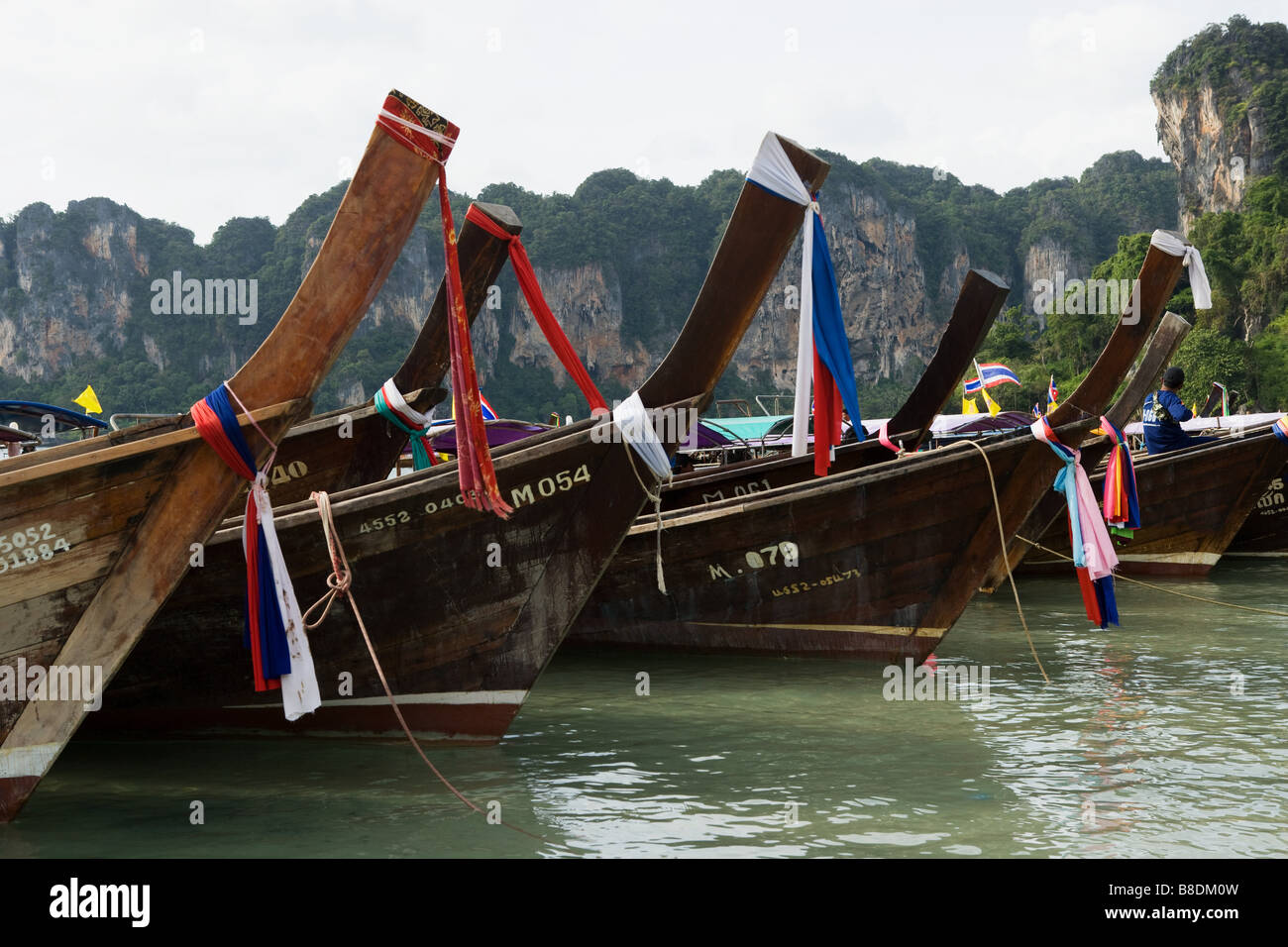 Des bateaux à longue queue railay beach Banque D'Images
