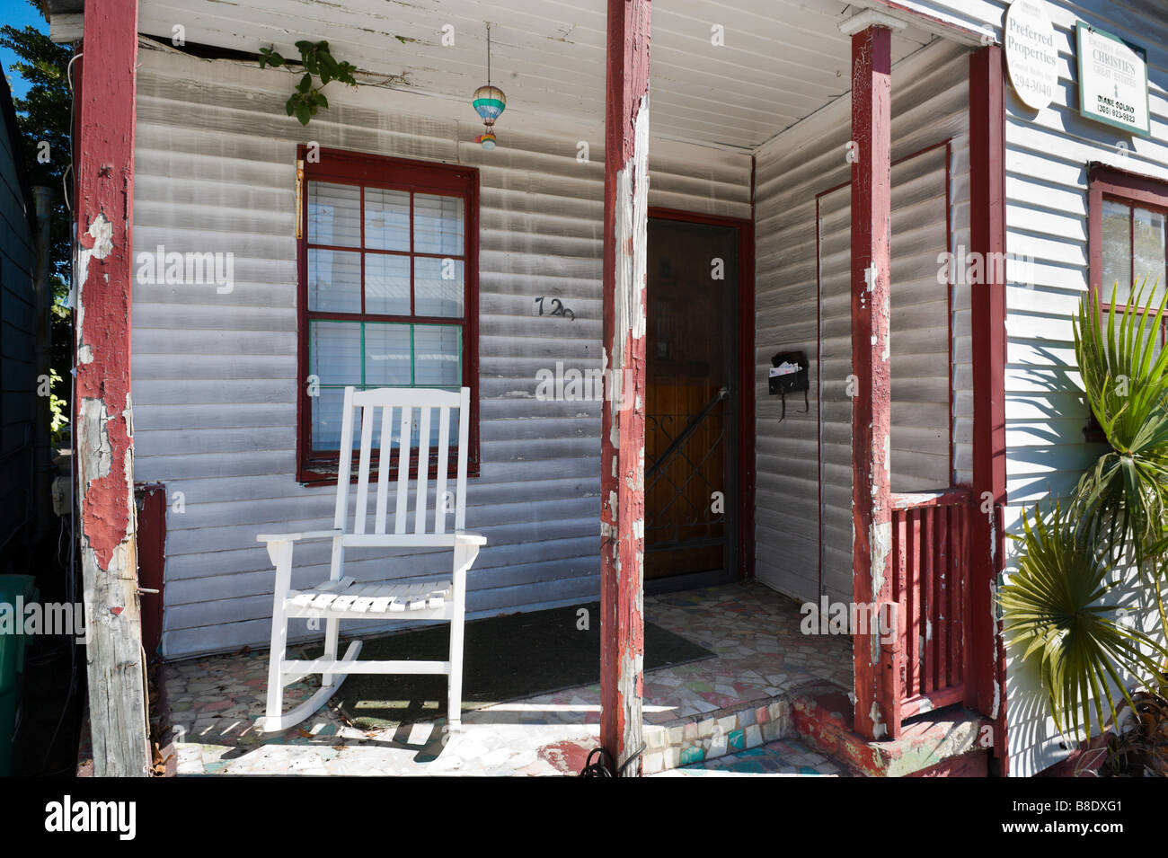 Vieille maison délabrée sur Whitehead Street dans le quartier historique, Key West, Florida Keys, USA Banque D'Images