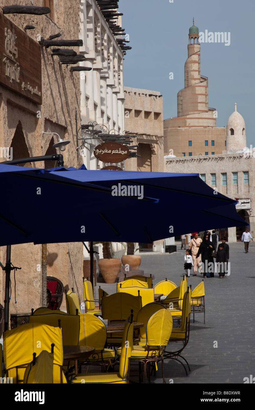 Souq Waqif et Minaret de FANAR Qatar le Centre culturel islamique de Doha Qatar Banque D'Images