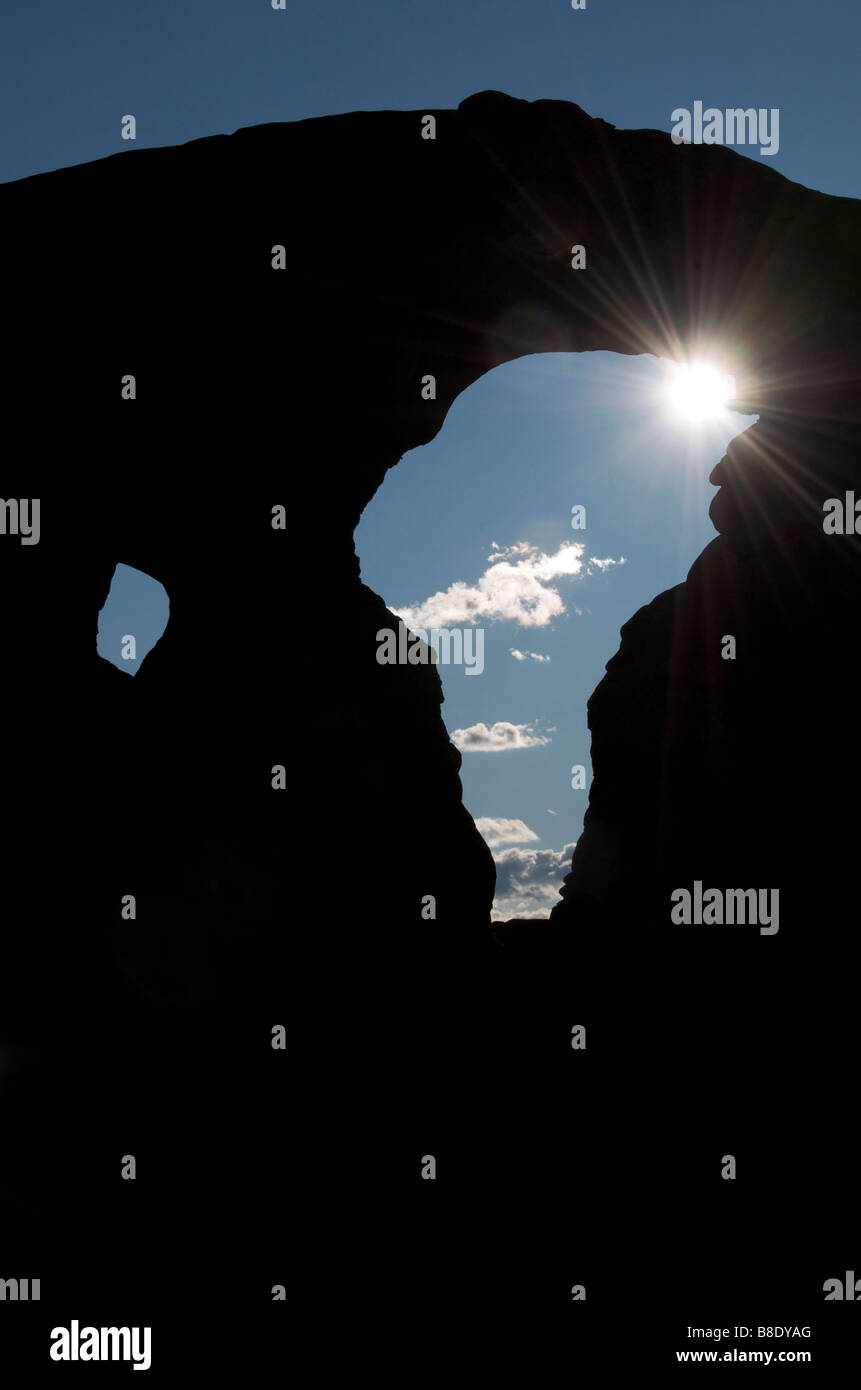 Tourelle Silhouette au coucher du soleil Arche National Park Utah USA Banque D'Images