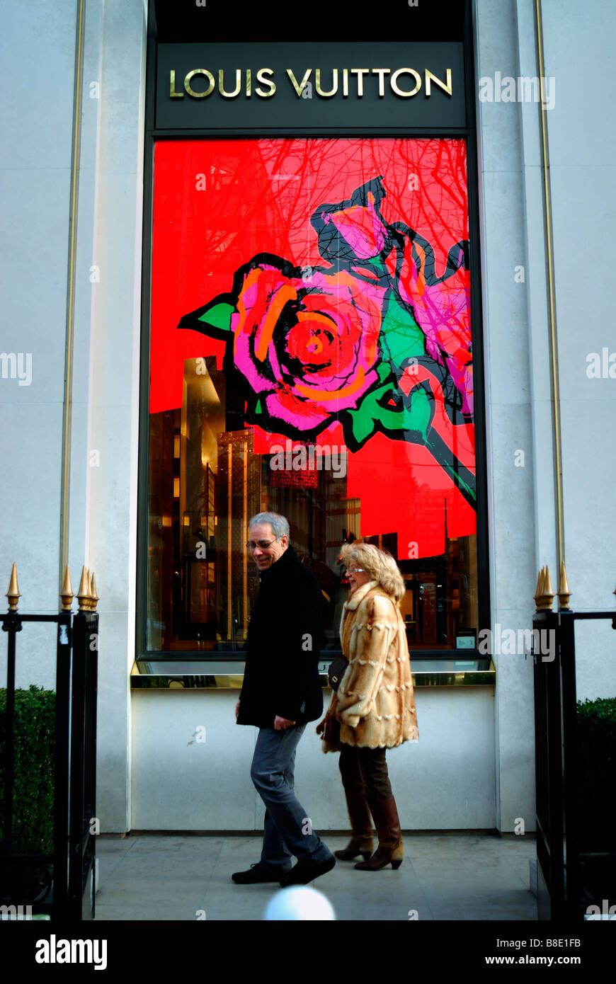 Paris, France, Louis Vuitton store, LVMH montaigne , contemporary  interiors, Showroom, Fashion Designer, modernist INTERIOR DESIGN, Prestige  consumer, modern interiors, Rich Products Stock Photo - Alamy