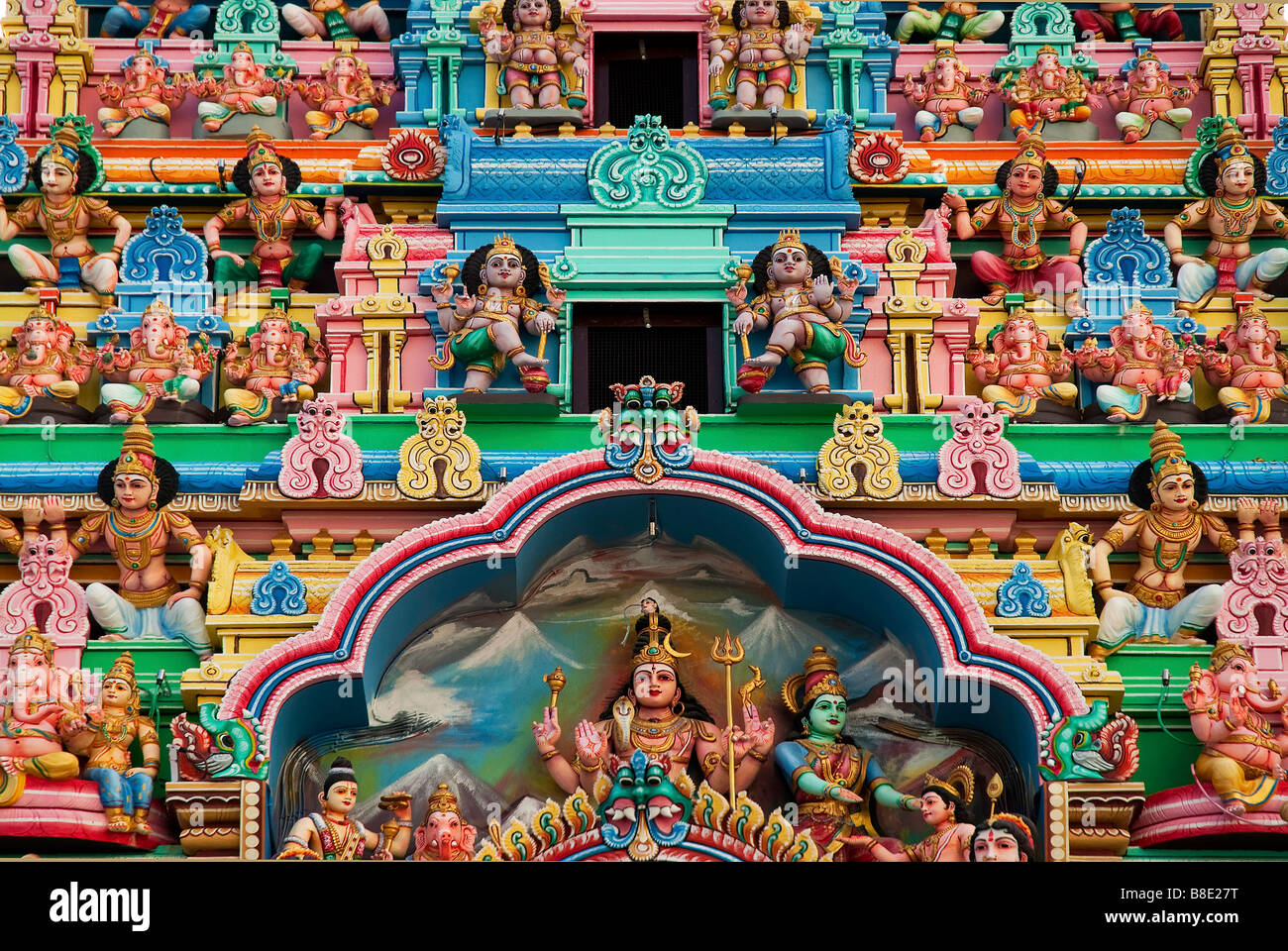 Les figures du temple des dieux hindous indiens religion dieux Singapour Banque D'Images